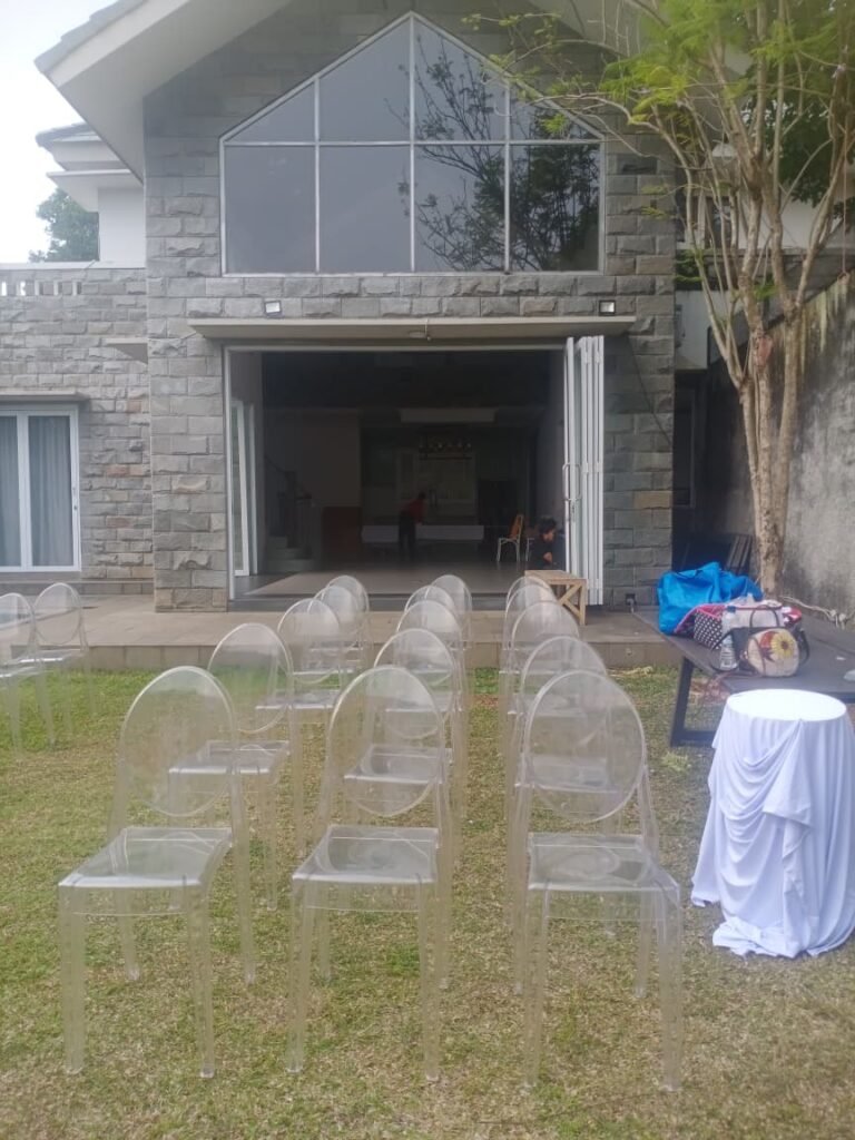 SEWA KURSI GHOST ACRYLIC BERKUALITAS&ELEGAN