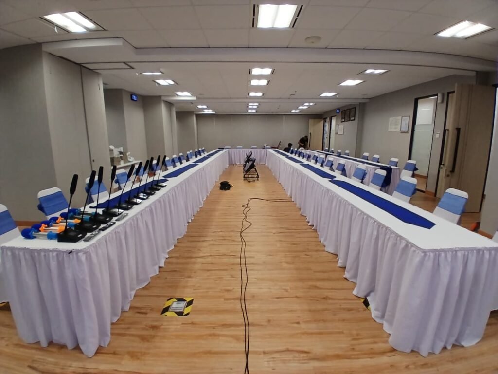 SEWA MEJA IBM&KURSI FUTURA UNTUK ACARA YANG ELEGAN