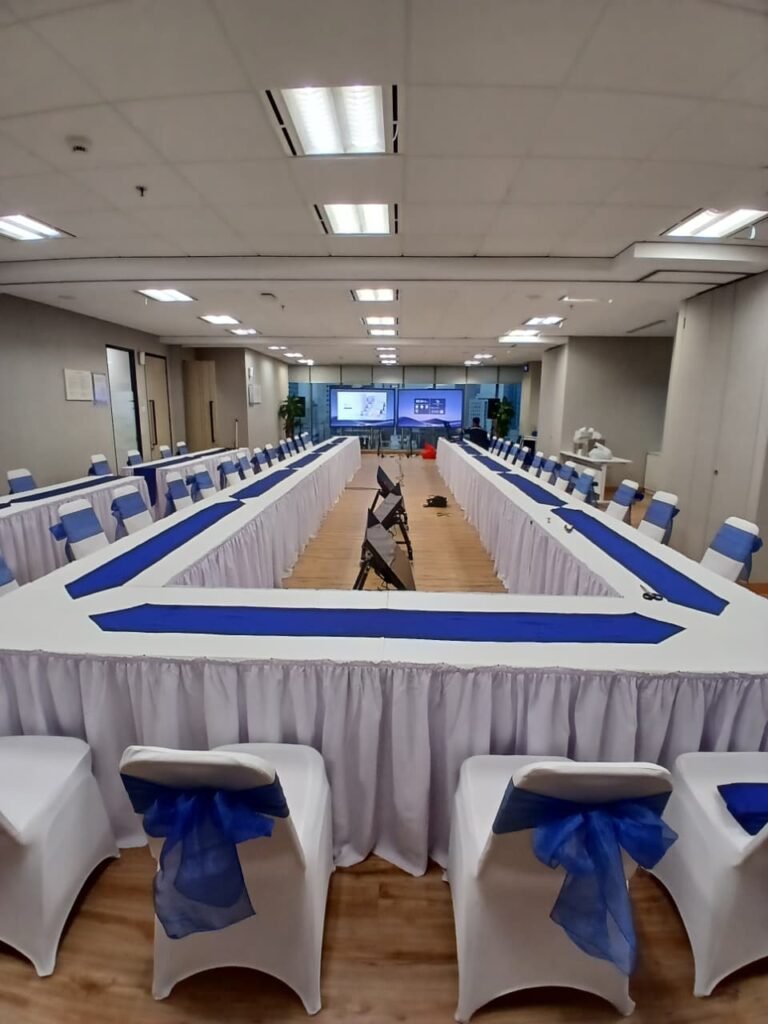 SEWA MEJA IBM&KURSI FUTURA UNTUK ACARA YANG ELEGAN